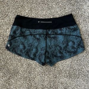 Women’s vuori shorts size small